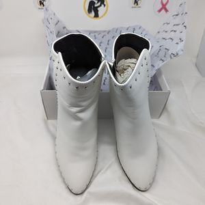 QUPID White Ankle Boots- western cowgirl